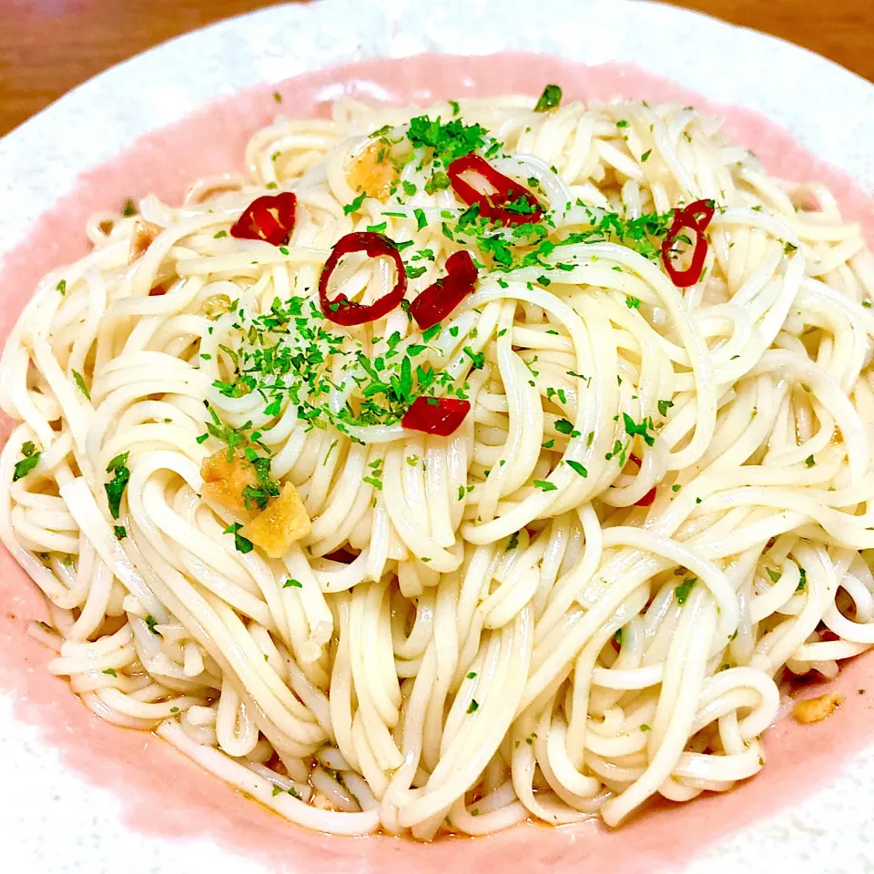 素麺でペペロンチーノ🌶️🍝アルモンデ|まいりさん