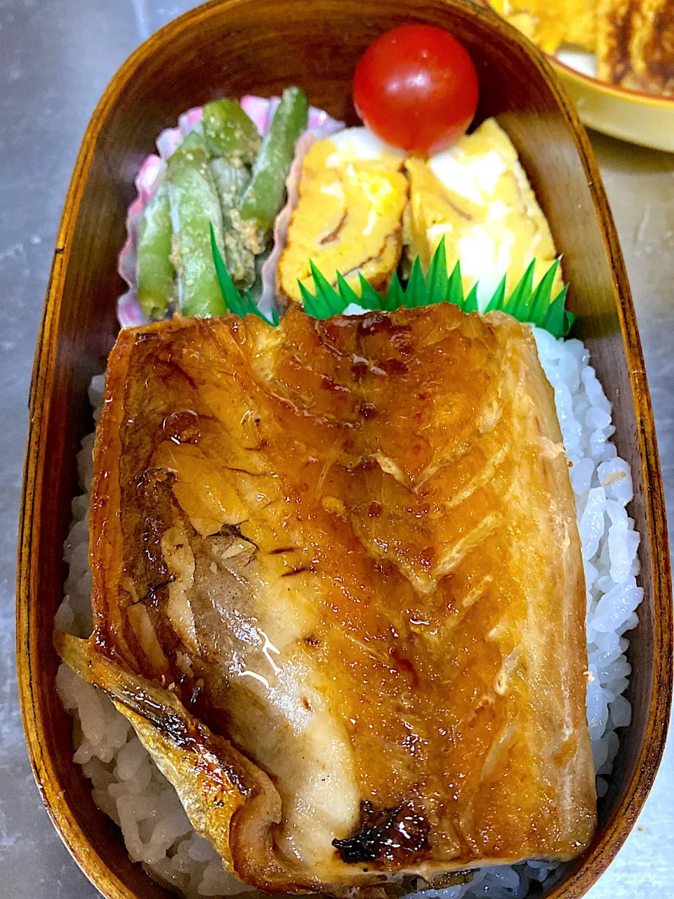 Snapdishの料理写真:塩サバ焼き弁当。中学生弁当残り３日！|りえはるさん