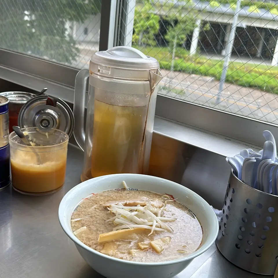 Snapdishの料理写真:ラーメン|Hajime Sakaiさん