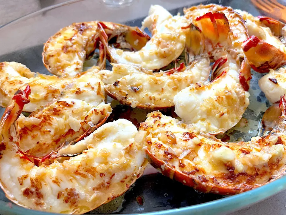 Grilled Lobster Tails with Garlic Butter Sauce and Lemon|Laki Maikaʻiさん