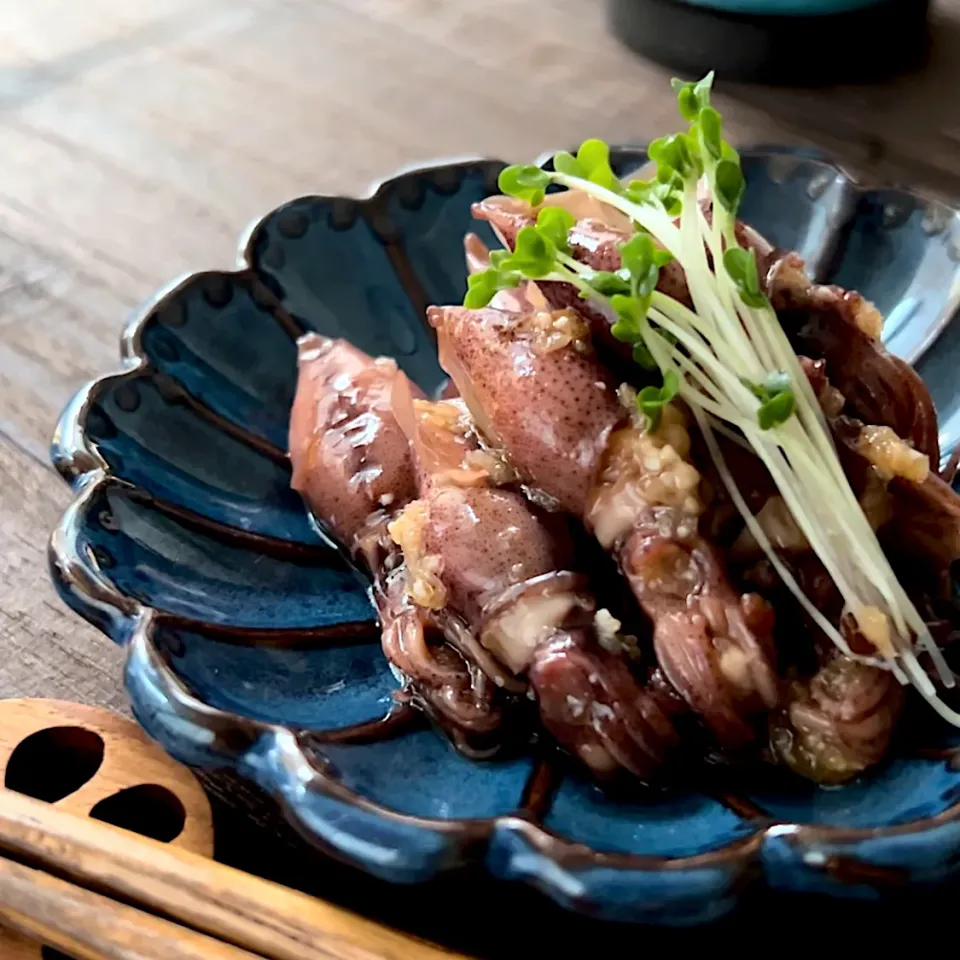 パパ氏さんの料理 ホタルイカの簡単で美味しい食べ方をベースに生しょうゆ糀とにんにく入れてみたやつ🦑|由美さん