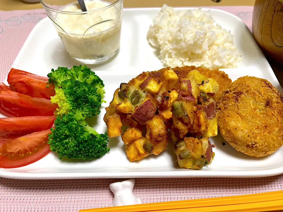 肉じゃがコロッケ晩ごはん~(^^)❤︎|いつくしみちゃんさん