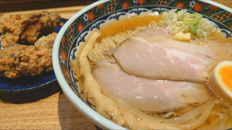 Snapdishの料理写真:【長野市ありがとう製麺直営店】 
TAMOTSU
醤油の香 (あっさりを選択、930円) 
＋から揚げ2個 (150円×2) 
@渋谷9分
24114 (122,448)|大脇さん