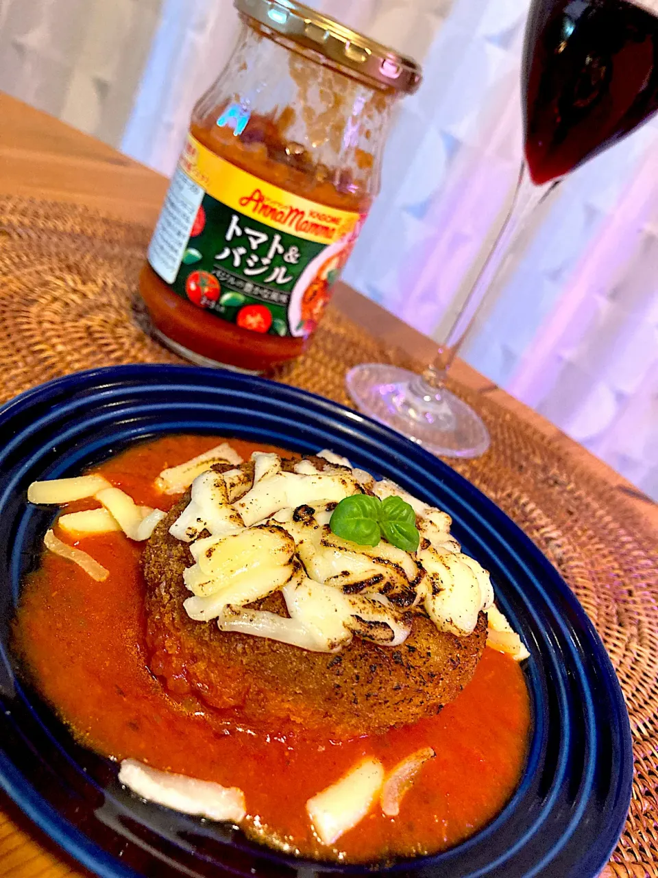 Snapdishの料理写真:メンチカツのトマトチーズソース😋🥂💕✨|アイさん