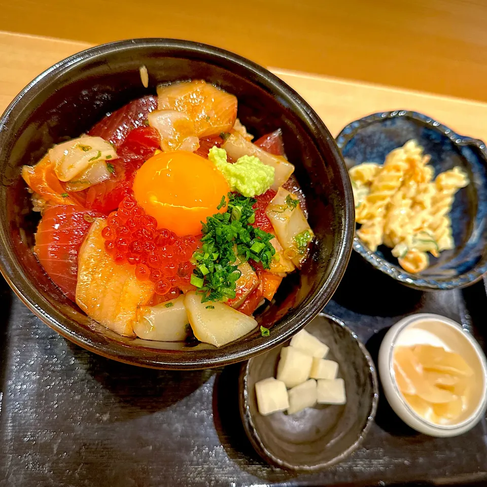 漬け海鮮丼|あやごはん( ͡σ̴̶̷̤. ͡σ̴̶̷̤)ෆ⃛さん