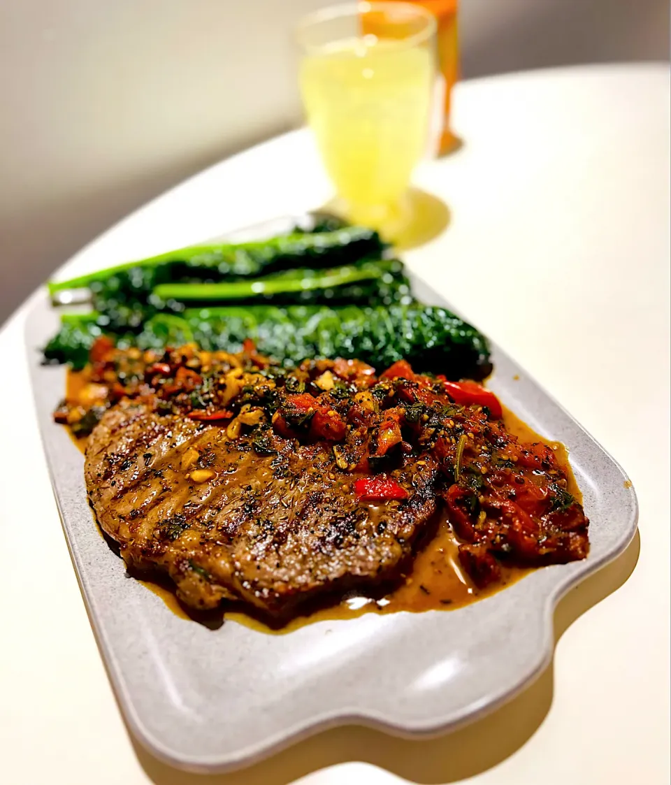 Snapdishの料理写真:Australian 100-day grain-fed Sirloin Steak in Tomato Sauce with Kale|Zhen Zhenさん