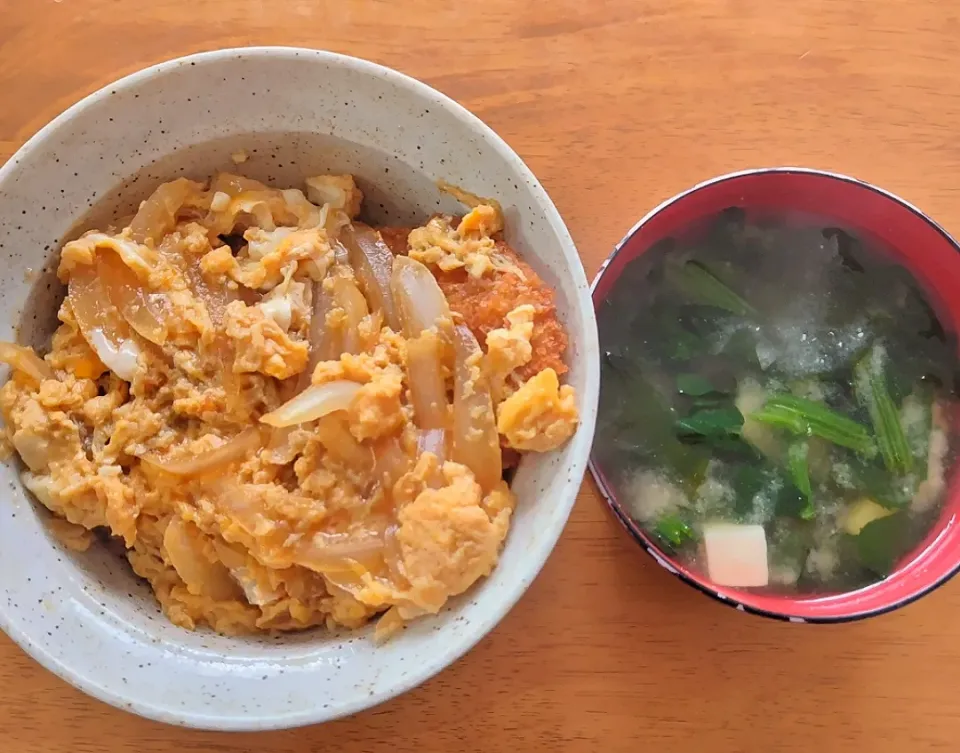 2024 0502　カツ丼　ほうれん草とわかめと豆腐のお味噌汁|いもこ。さん