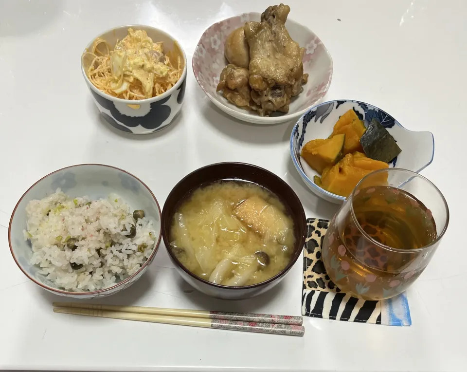 晩御飯☆春雨サラダ☆手羽元と卵の酸っぱ煮☆かぼちゃの炊いたん☆みそ汁（厚揚げ・しめじ・キャベツ）☆豆ご飯|Saharaさん