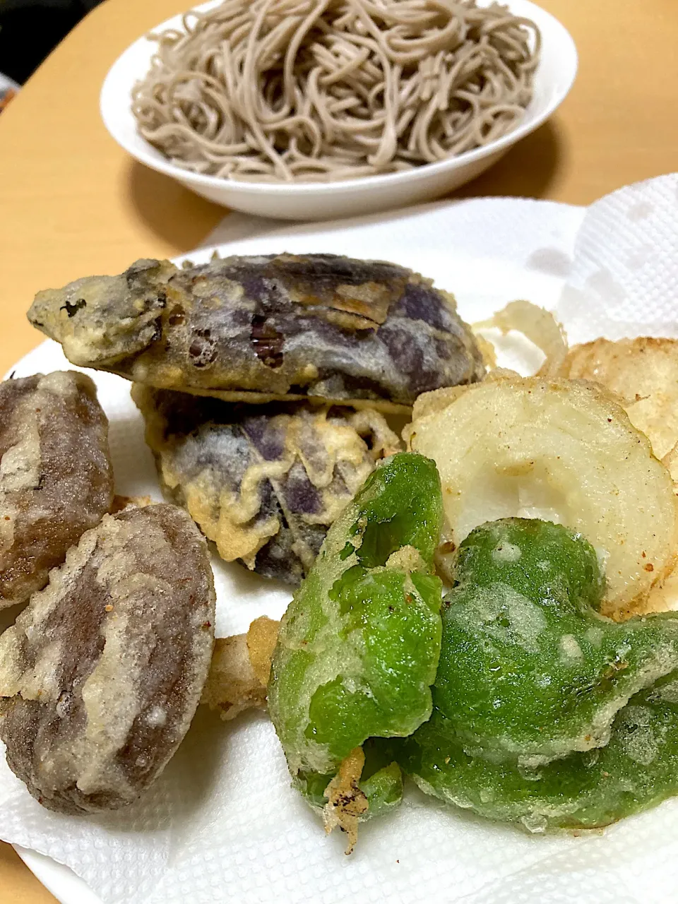 Snapdishの料理写真:在宅勤務中のランチ(野菜の天麩羅そば)|おおもりの星さん