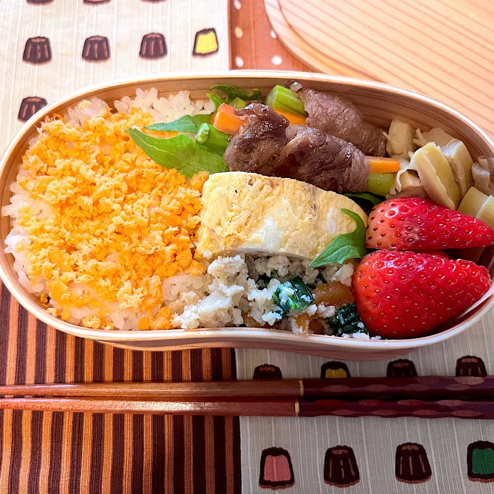 Snapdishの料理写真:筍のバター醤油焼き弁当|にこりこぷりんさん