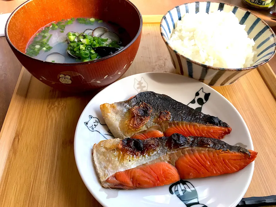 鮭定食|織衣（おかま）さん