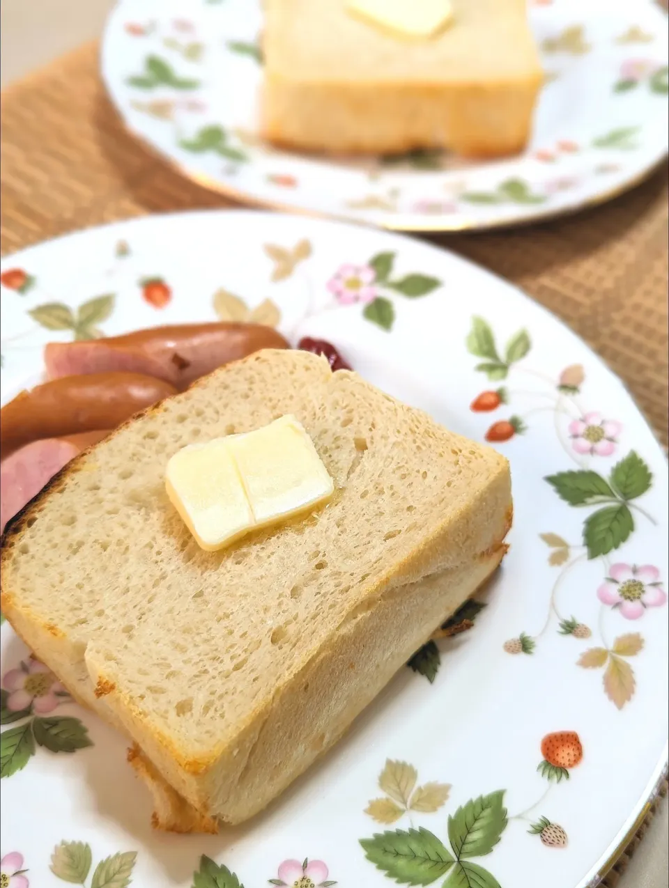 全くアレンジしてないトースト　初めての湯ゲル食パン|f.1125beさん