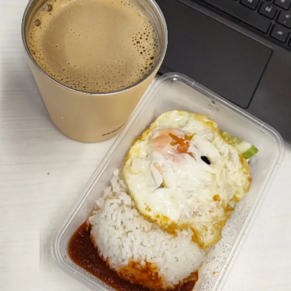 Nasi Lemak with White Coffee|simatasepetさん