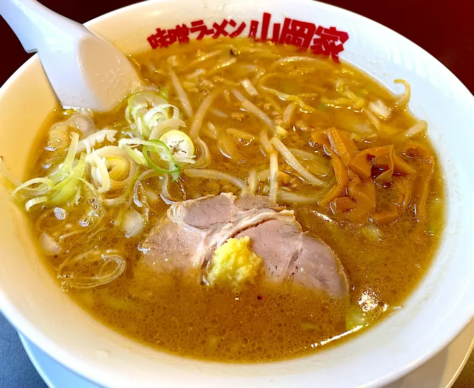 Snapdishの料理写真:ラーメン山岡家|もなかさん