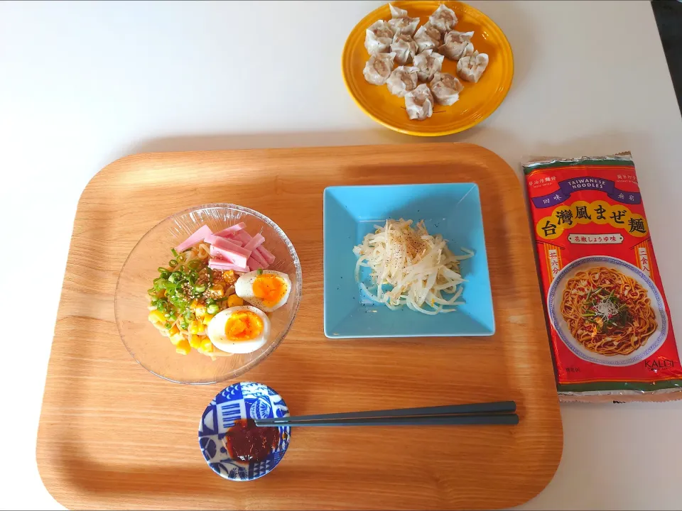 今日の昼食　カルディの台湾風まぜ麺、もやしナムル、焼売|pinknari🐰🌈さん