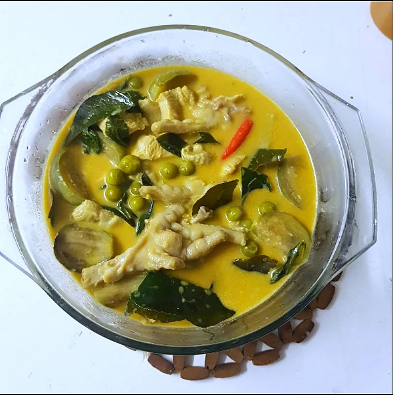 chicken green curry🥥🌶|patlovestocookさん