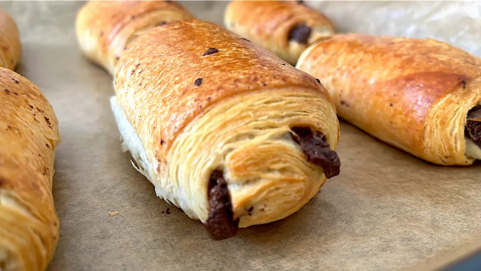 Freshly Baked French Pain au Chocolat 🇫🇷🥐|Laki Maikaʻiさん