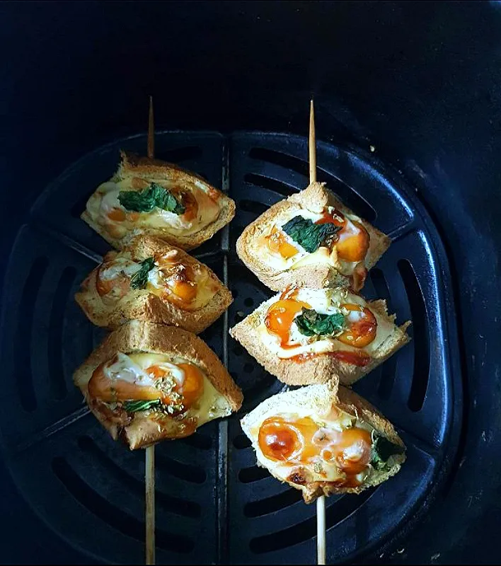 mini bread pizza stick🍕|patlovestocookさん