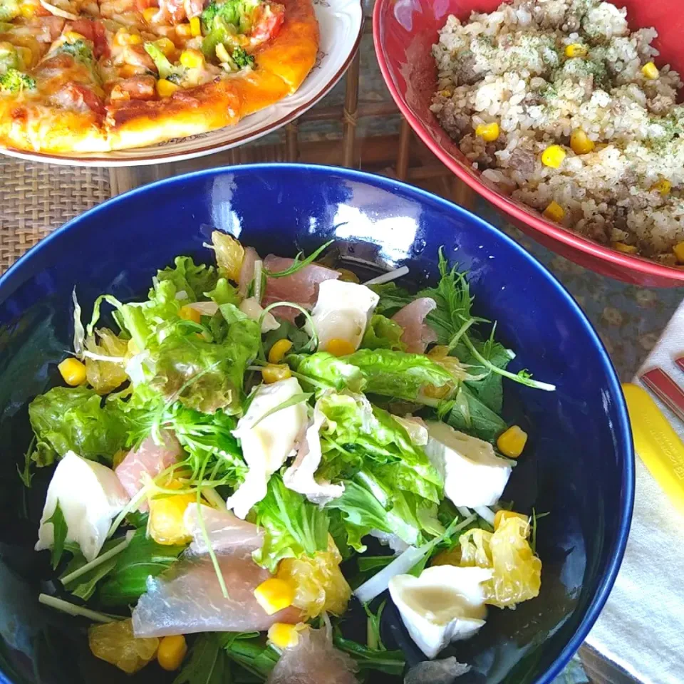 生ハム+甘夏+カマンベールの
大人チーズサラダ🥗|とまと🍅さん