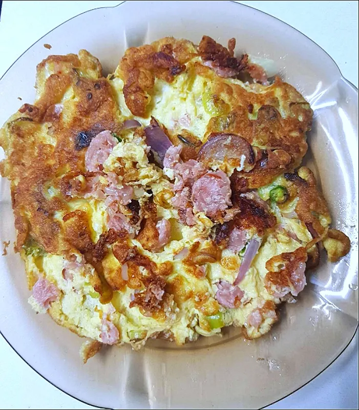 Snapdishの料理写真:sour pork sausage omelette🥚🥚|patlovestocookさん