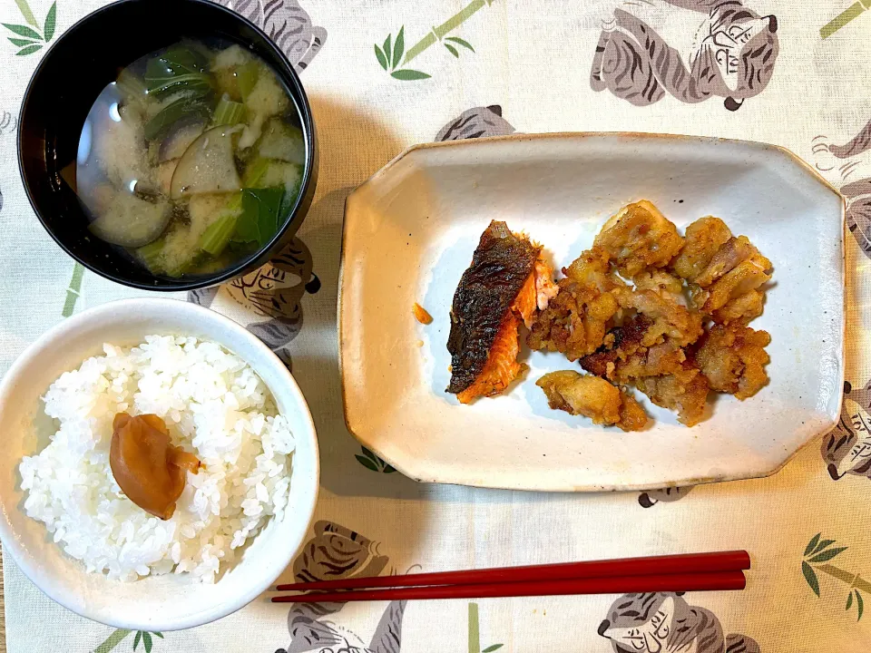 唐揚げと焼き鮭|ハラダメシさん