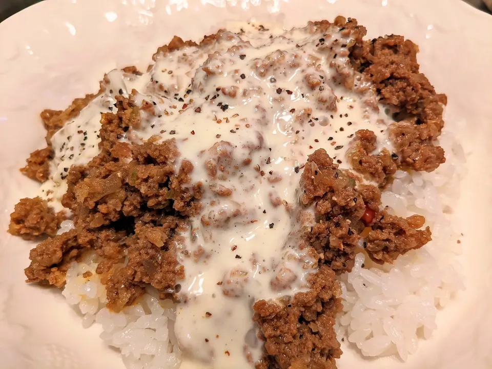 キーマカレー(チーズソースがけ)🍛|みーくまさん