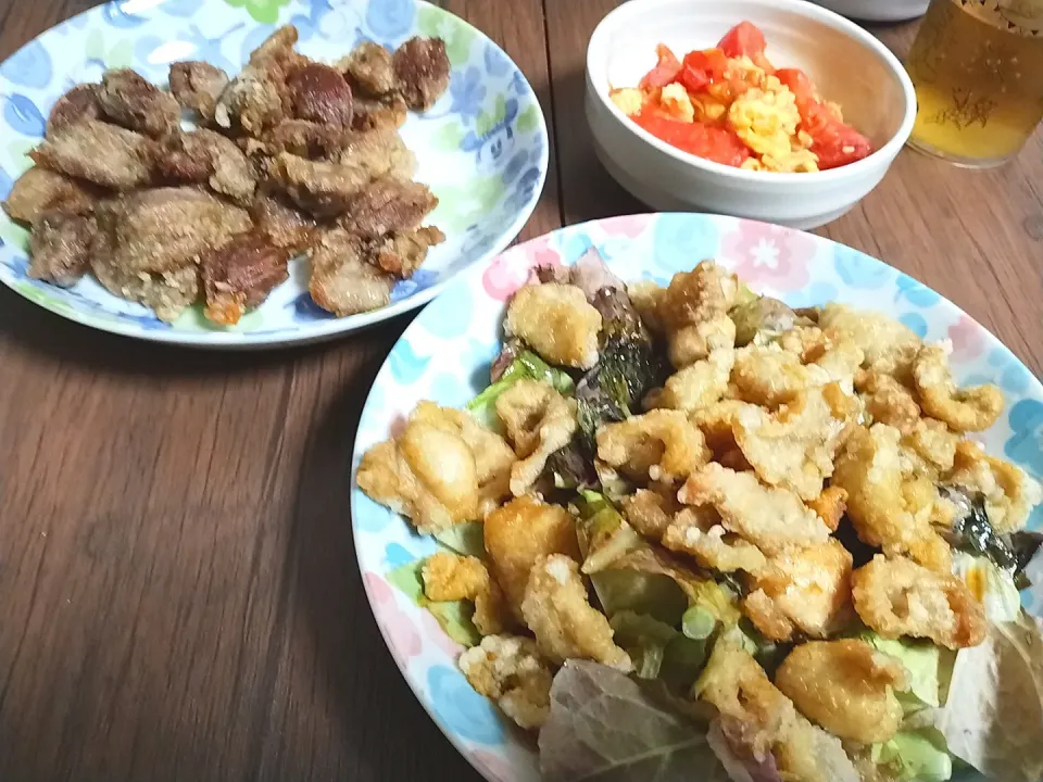 Snapdishの料理写真:砂肝のから揚げ
鶏皮ポン酢サラダ
トマトと卵の中華炒め|尚さん