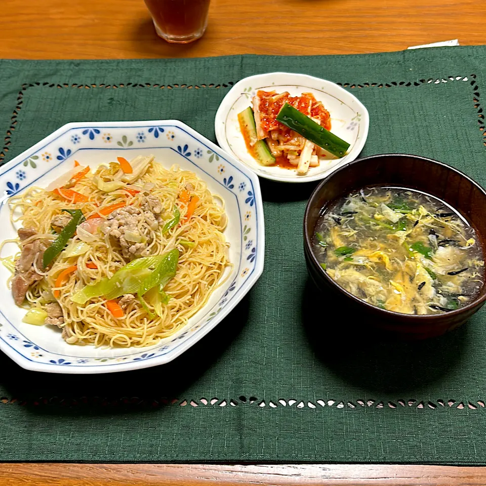 Snapdishの料理写真:冷蔵庫にアルモンデ　　野菜いろいろ焼きビーフン|柚子きりかさん