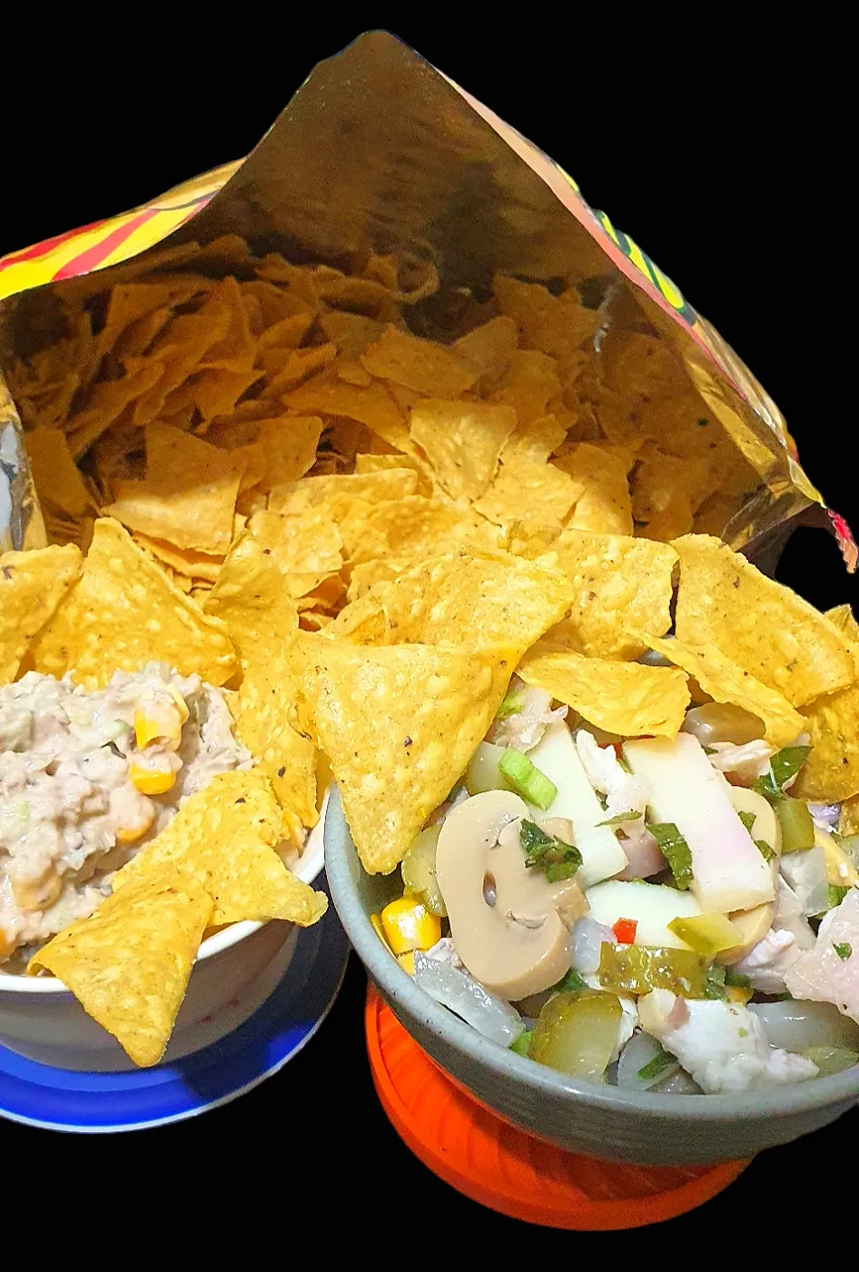 Snapdishの料理写真:ナチョス&ツナマヨコーン🌽ミックス&豚と野菜の酢漬け
Nachos acompañados con crema de atun y choclo. Escabeche de cerdo con verduras.|Jhonny Yamashiroさん