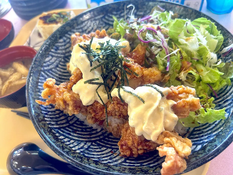 Snapdishの料理写真:タルタルチキン丼|ぶりっとさん