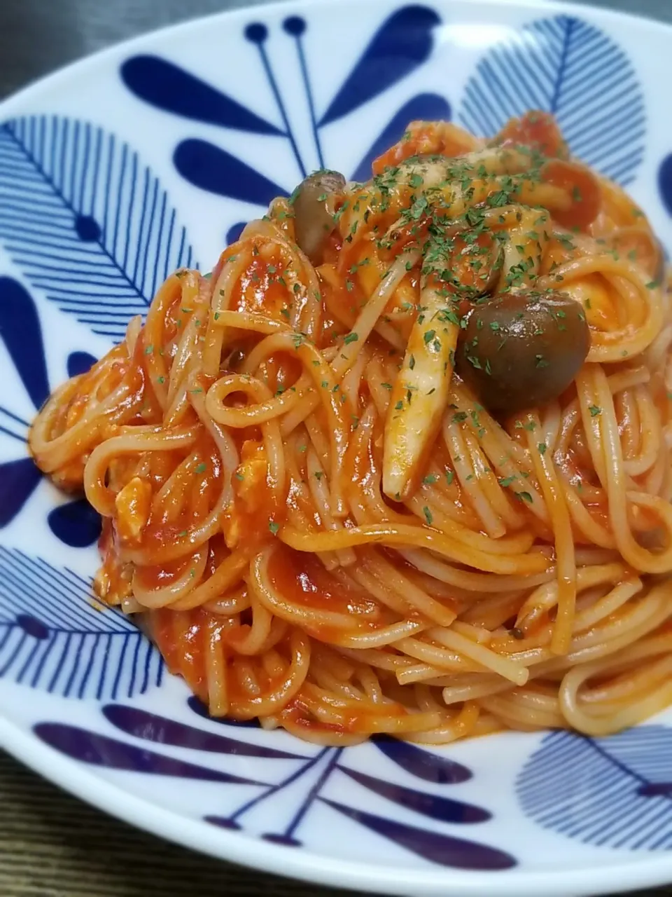 パパ作👨鶏ひき肉としめじのパスタ|ぱんだのままんさん