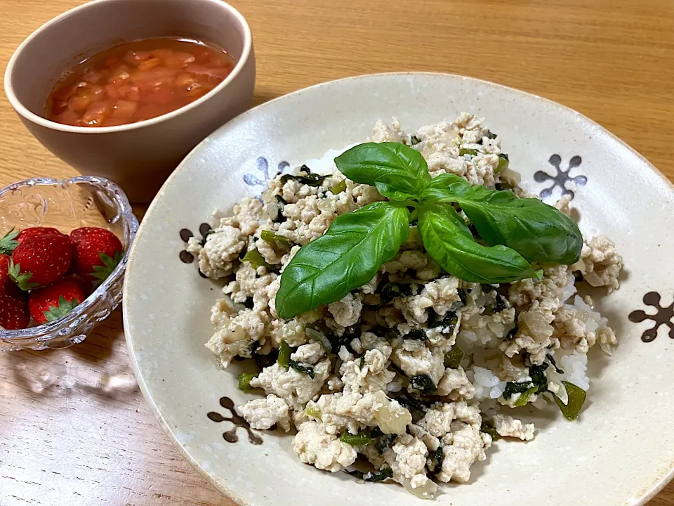 ＊フレッシュバジルのガパオライス🌿＆トマトたっぷり海老のビスク風スープ🦐🍅＊|＊抹茶＊さん