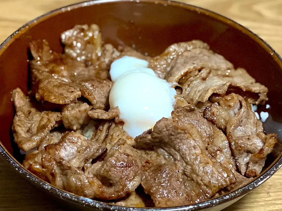 ☆牛カルビ焼肉丼|まぁたんさん