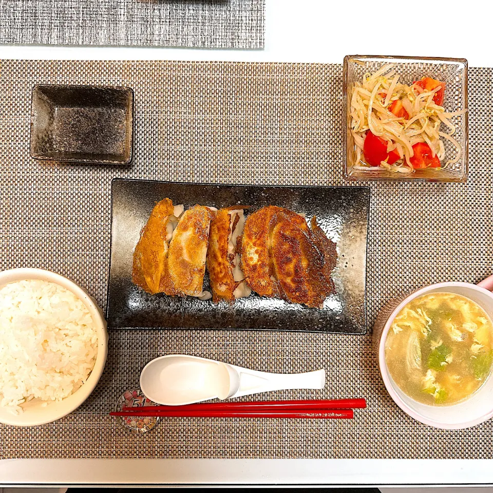 Snapdishの料理写真:焼き餃子定食|Mokamiさん