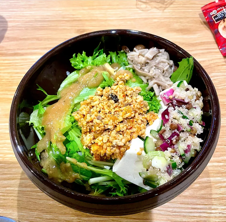 とある日の賄い🍴　🥗丼|yukki-----さん