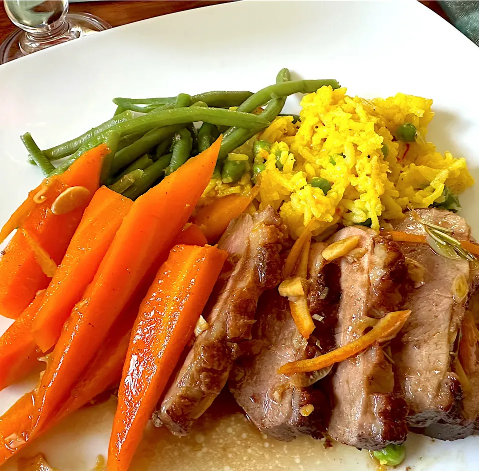 Snapdishの料理写真:Orange Duck with Saffron rice, green beans and roasted carrots|Laki Maikaʻiさん