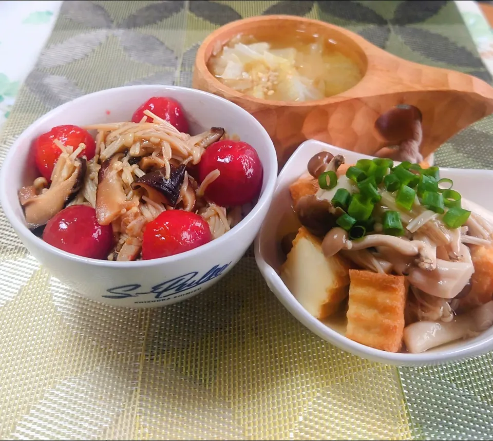 Snapdishの料理写真:厚揚げきのこあんかけ
梅ポン🍅えのき和え飯
至高の甘藍みそ汁|マギーさん