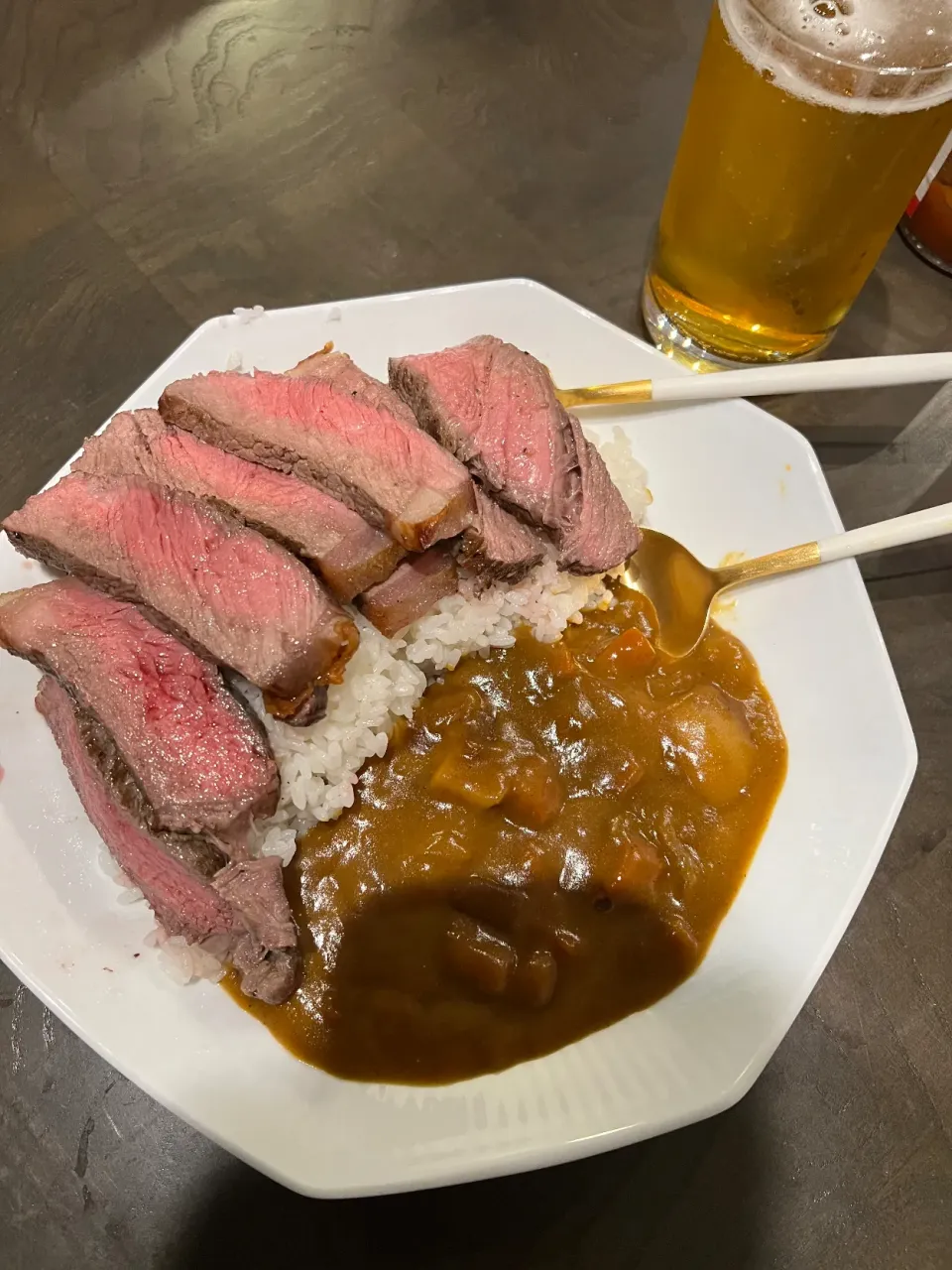 Snapdishの料理写真:ステーキカレー|ろっしーさん