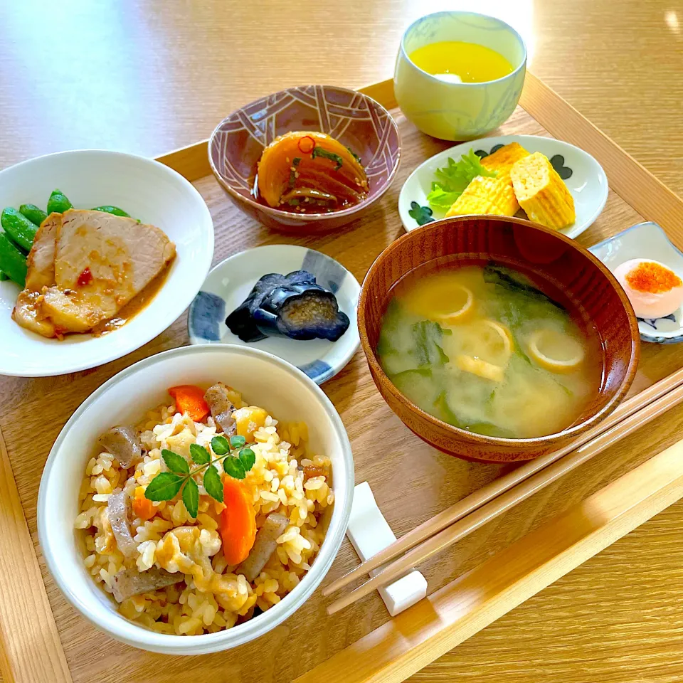 残り物にちょい足しで朝ごはん整えました🥢|サミカさん