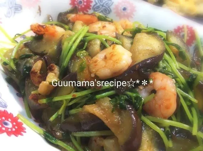 Snapdishの料理写真:ご飯が進む♡なすとエビのピリ辛オイスターソース炒め|Guuママさん