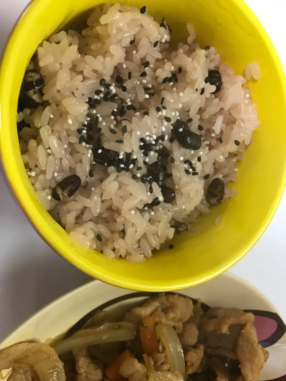 りかさんの料理 お昼。🍀お赤飯とマーボウ豆腐。果物。|ゆきぽよ婆さん