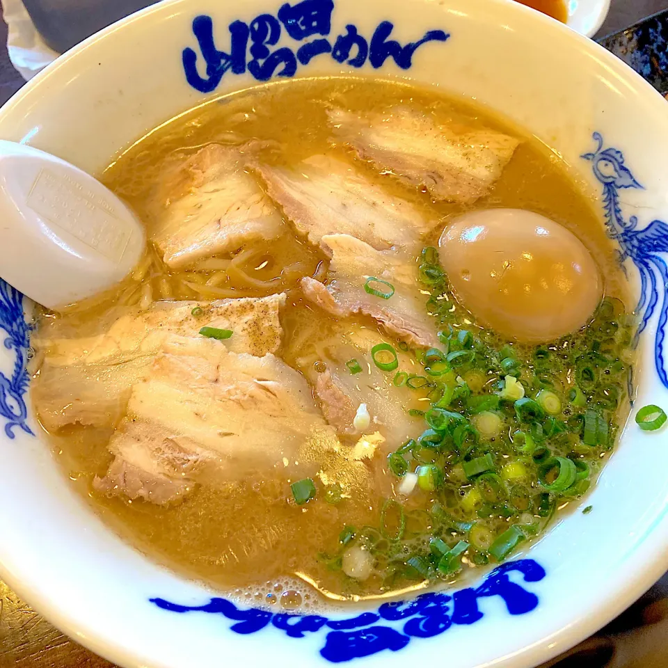 Snapdishの料理写真:とんこつラーメン|こじゅわいさん