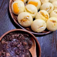 Snapdishの料理写真:Puto(steamed cake) and dinuguan|chafoodisloveさん