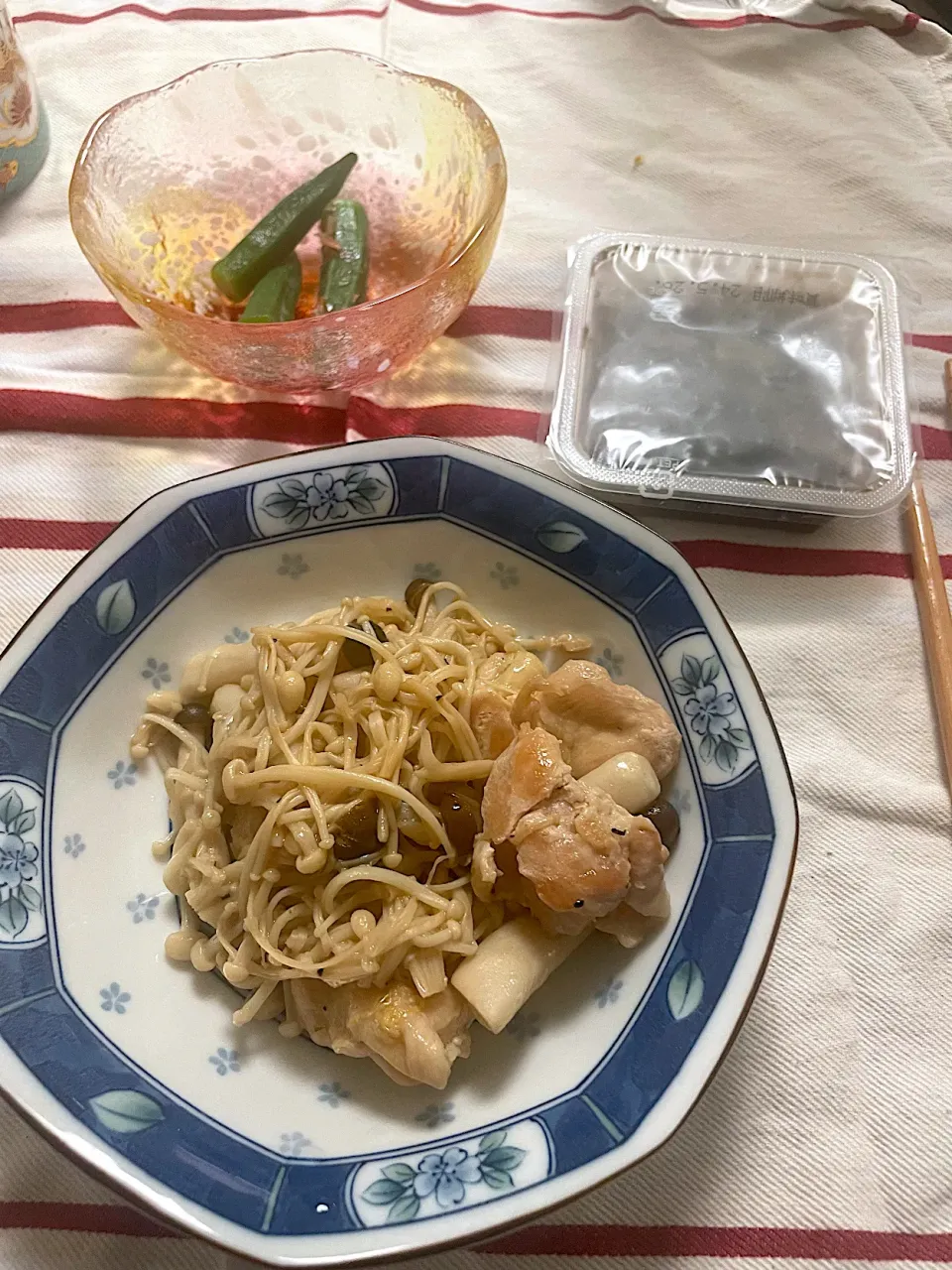 Snapdishの料理写真:キノコと鶏肉のバタポン炒め|Emaの自炊日記さん