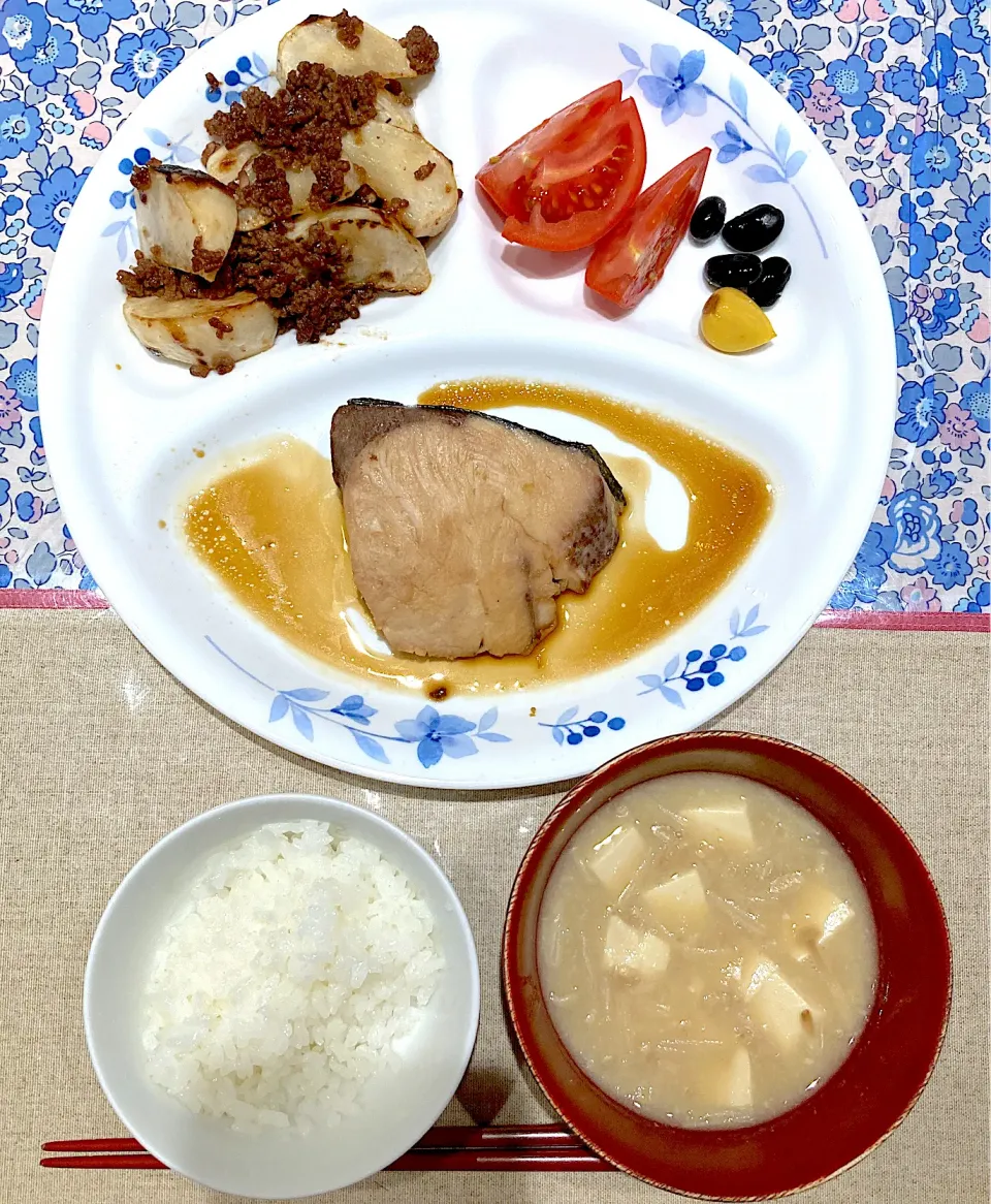 ブリの照焼きとカブのそぼろ炒め|おしゃべり献立さん