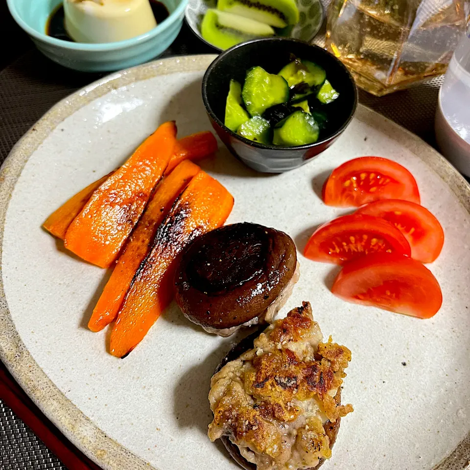 Snapdishの料理写真:5/14晩ご飯：椎茸の肉詰め|ななみんさん