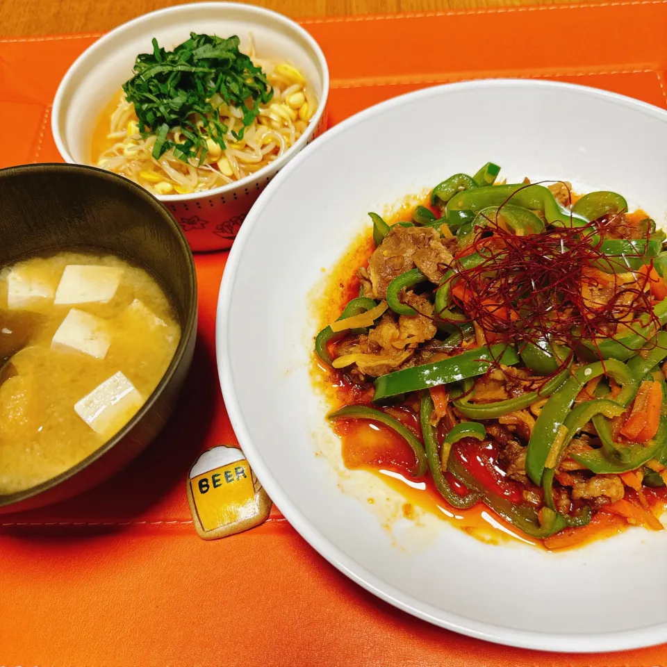 ピーマンと肉炒め
大豆もやし
豆腐とワカメの味噌汁|naoさん