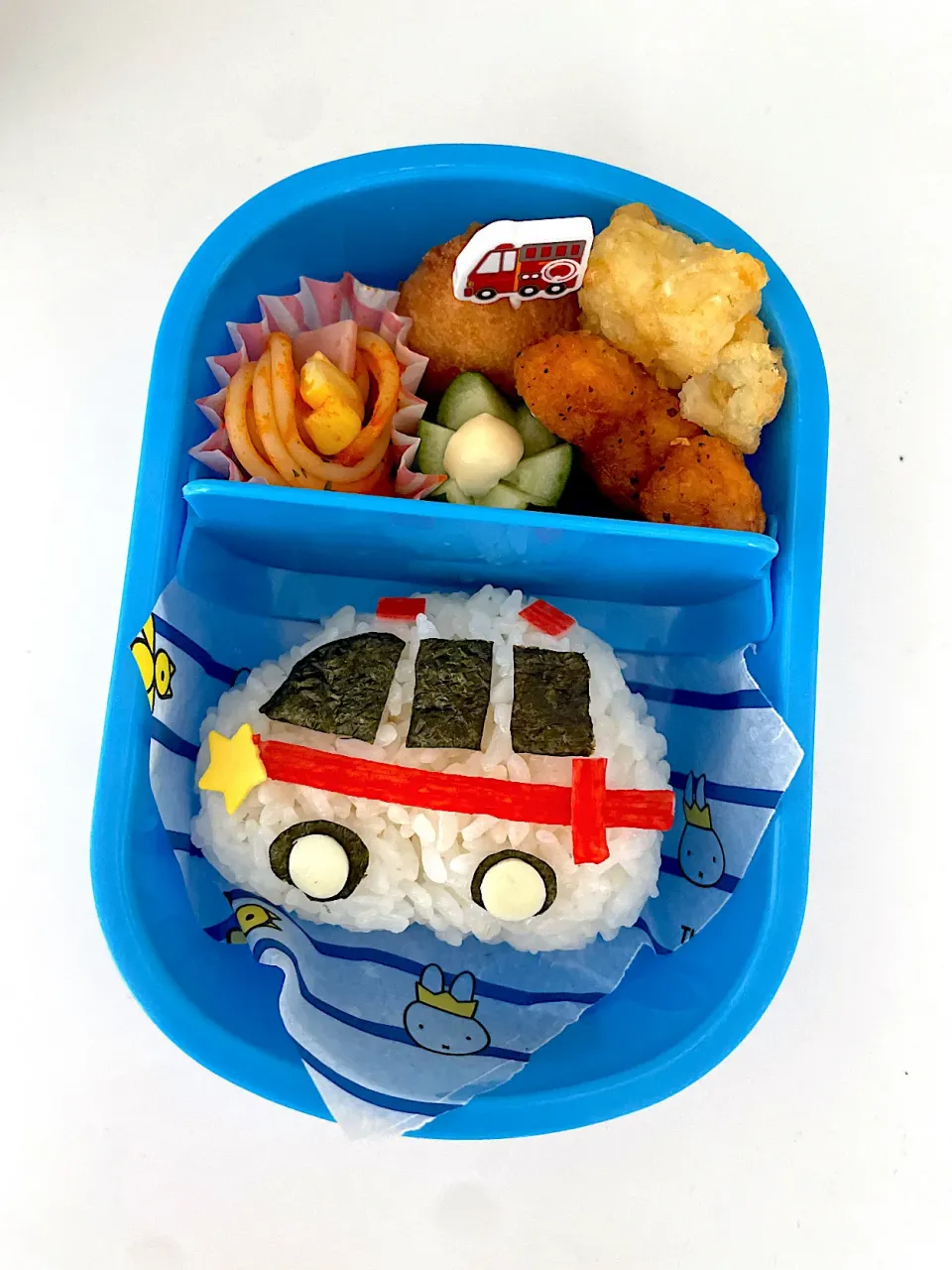 幼稚園弁当🍱救急車|mari＊yuakitoさん