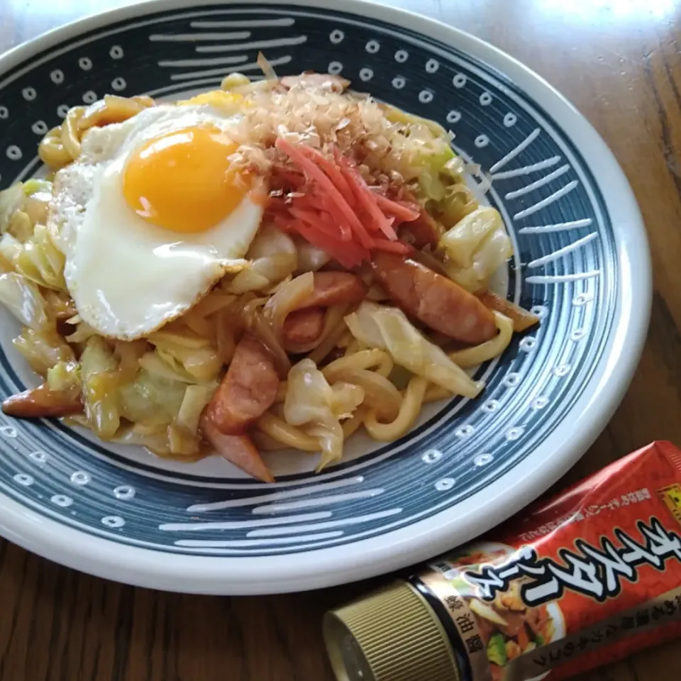 ガリバタオイスターソース焼きうどん|ソコツモノさん