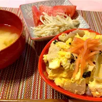 Snapdishの料理写真:ぱぱっと親子丼|misaruriさん